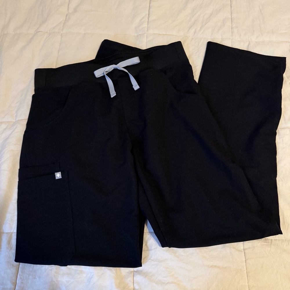 Figs Black Kade Cargo Scrub Bottoms with Gray Drawstring Size Small Regular
